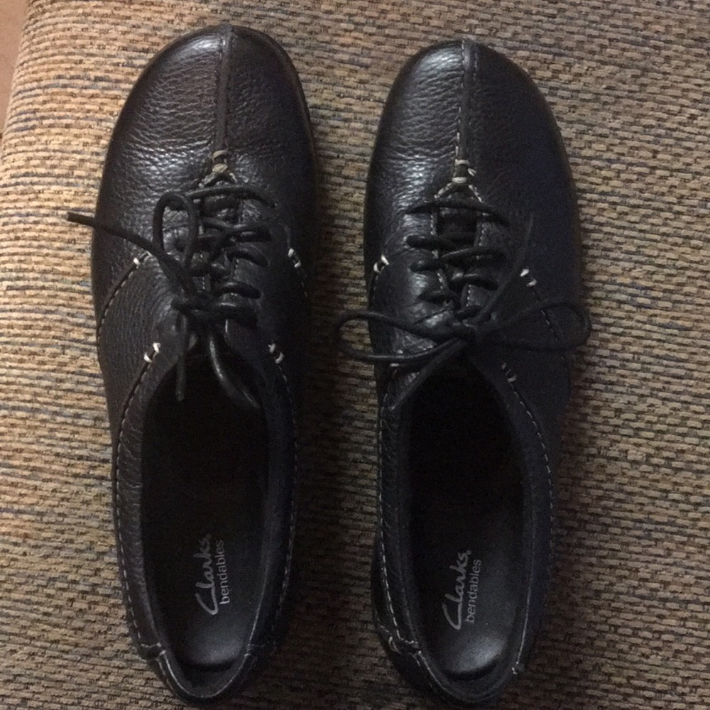 Clarks Bendables Black Lace-up